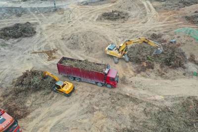 長安鎮步步高學校意向地塊土石方工程有序推進，為優質教育奠基